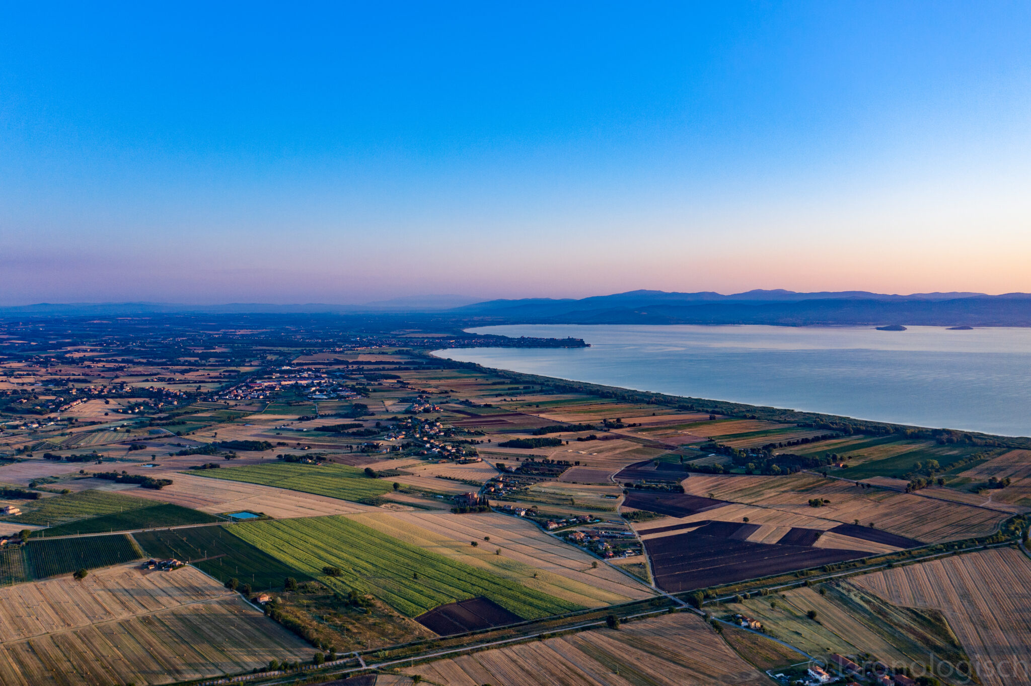 Lago Trasimeno Dronologisch